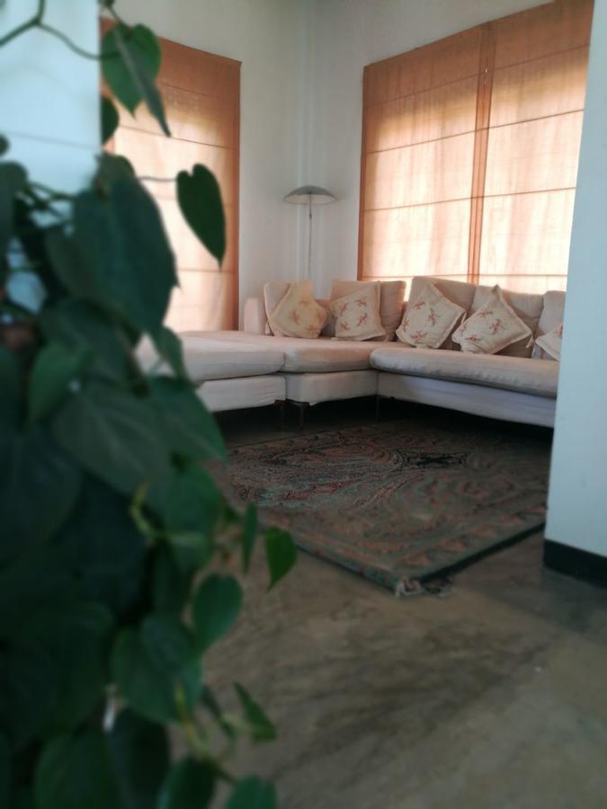 Emerald Mirror Guest เอลลา ภายนอก รูปภาพ